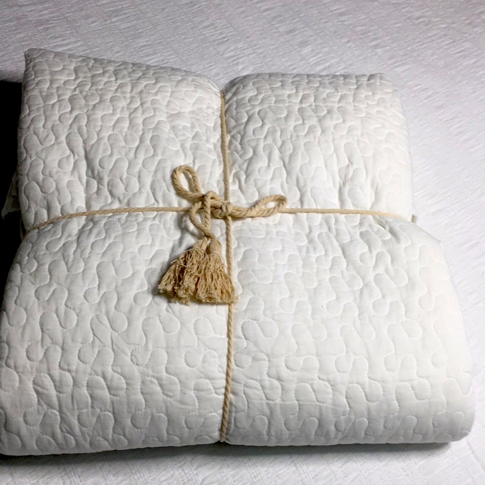 IKEA full cotton coverlet